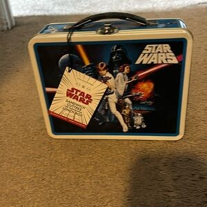 Williams-Sonoma Star Wars Tin lunchbox with sandwich cutters -BNWT